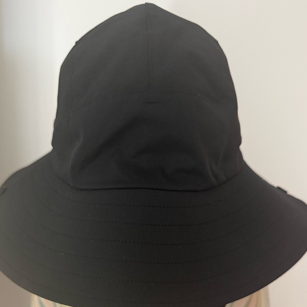 Lululemon Black Women's Bucket Hat with Chin Strap